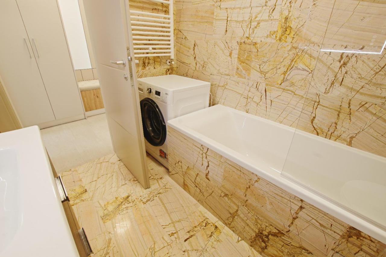 Himson-Beige Apartment Iasi Extérieur photo