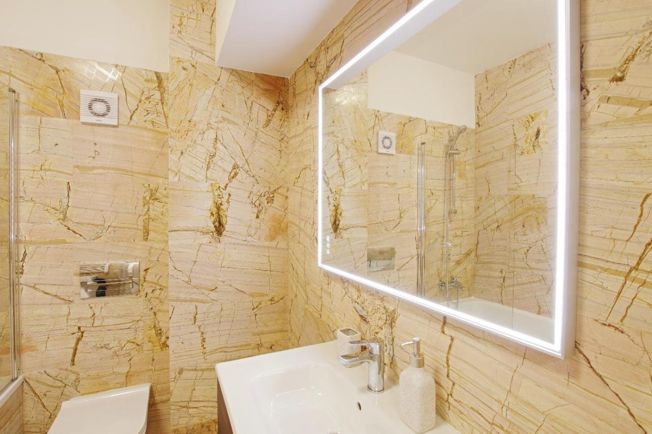 Himson-Beige Apartment Iasi Extérieur photo